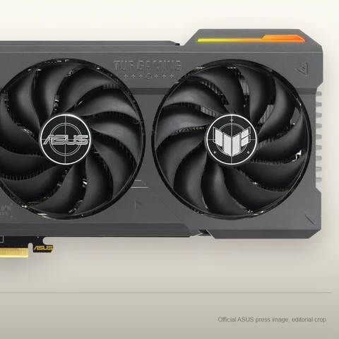 Tarjeta gráfica ASUS TUF Gaming GeForce RTX 4070 Ti Super con tres ventiladores, tomada de una imagen de prensa oficial de ASUS.